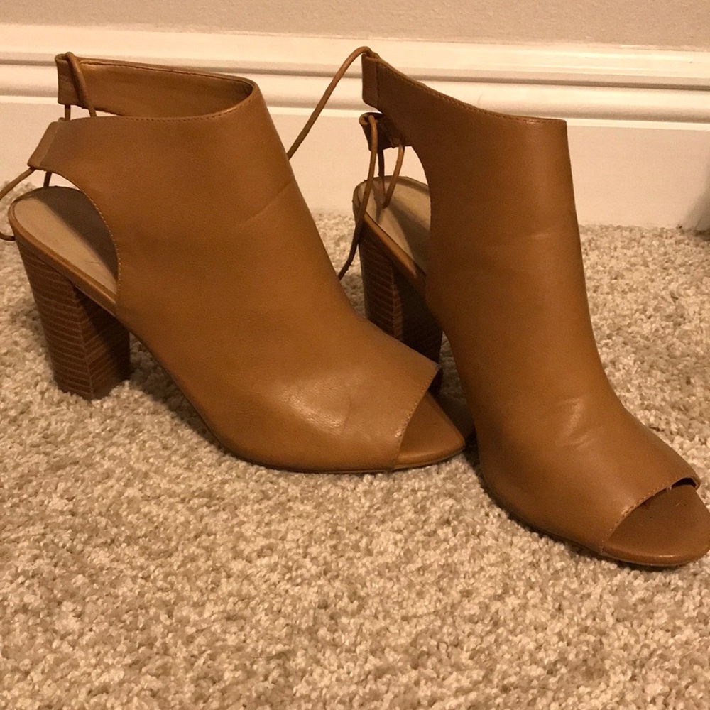 Aldo heeled bootie, open toe and back. Lace back